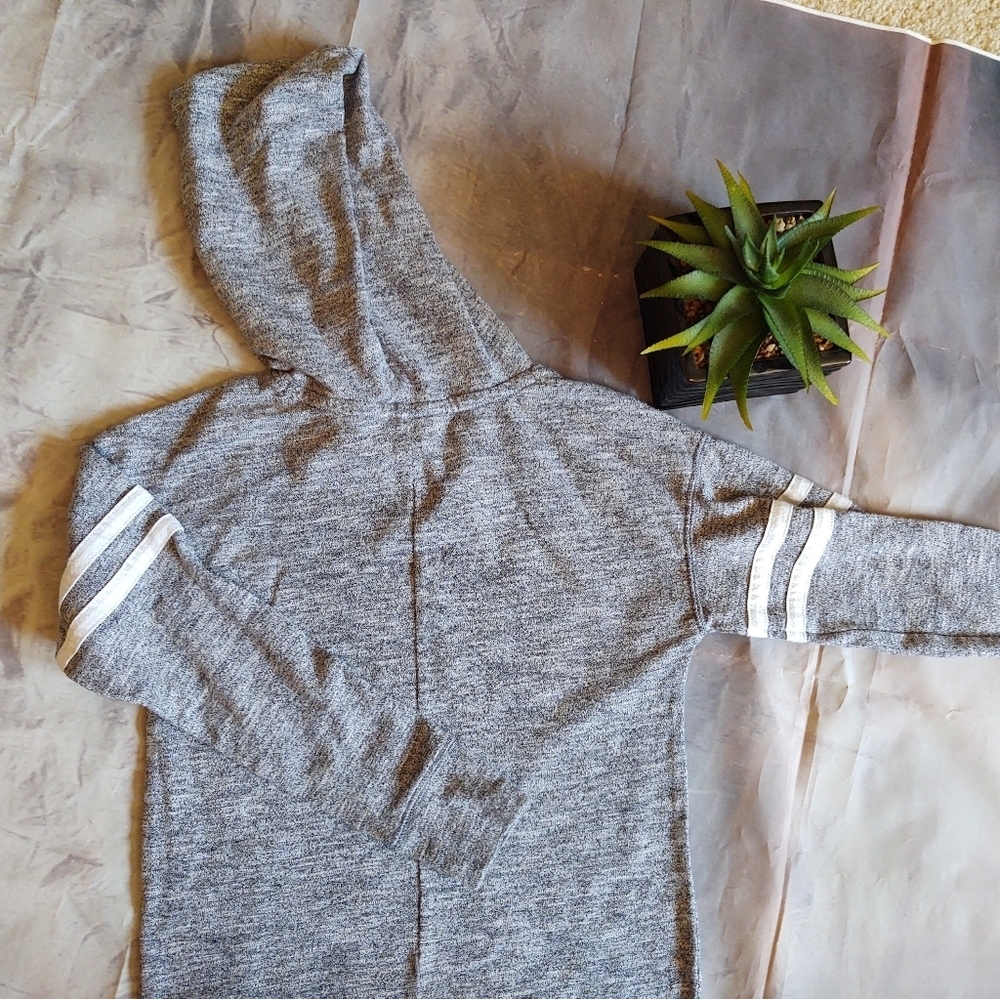 💥3/$20 Justice Grey V-Neck Gray Hoodie Size 6! - Picture 5 of 6